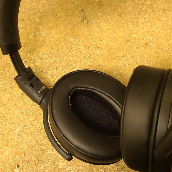 Sennheiser Corded Headphones - Picture 2 of 3